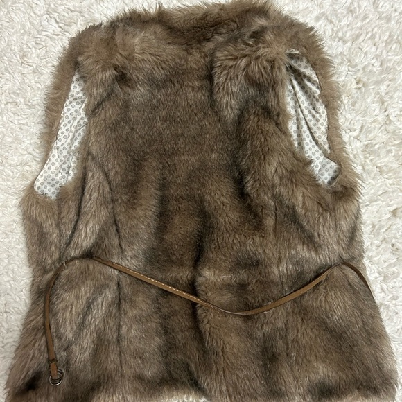 Zara fake fur sleeveless coat - Picture 3 of 3